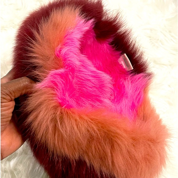 NWOT . . .  Ugg Australia City Ombré Infinity Scarf - Picture 3 of 5